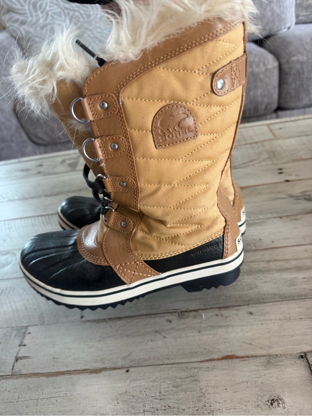 Sorel Tan and Black Quilted Waterproof Winter Boots Big Kids size 6